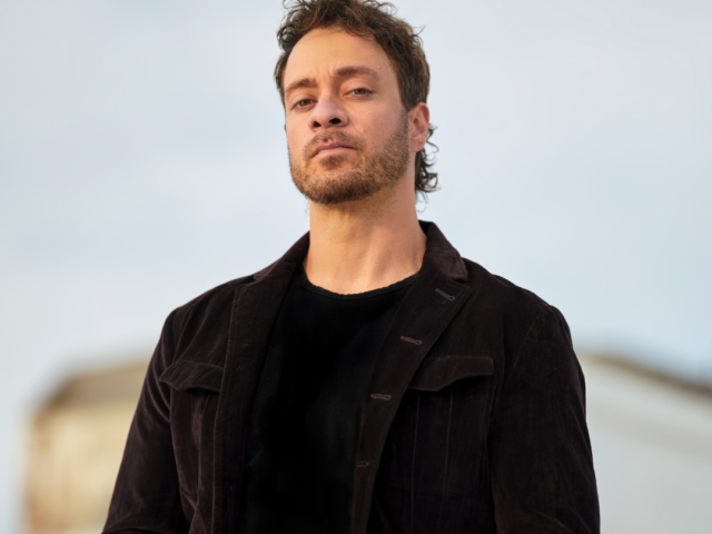 Amos Lee (New Date)